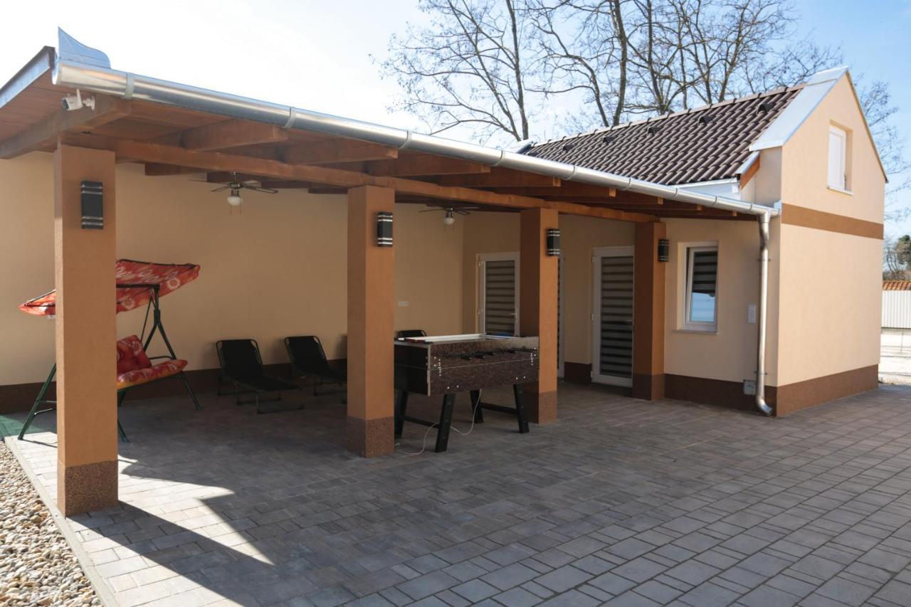 Marko Vendeghaz Kiskoros Exterior photo